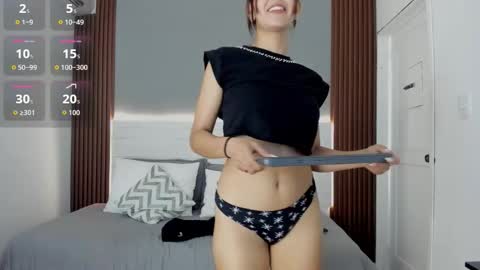 Snapshot of emmy_meadows chatting on 10/23/25, 08:18 Emmy online show from 10/23/25, 08:18