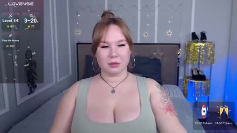 Snapshot of emmy_moonlight chatting on 02/06/25, 06:40 Emmy online show from 02/06/25, 06:40