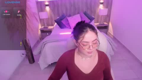 Emmy Walker online show from 10/24/25, 11:06