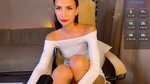 Snapshot of emmybell_ chatting on 09/25/25, 05:05 Emmy online show from 09/25/25, 05:05