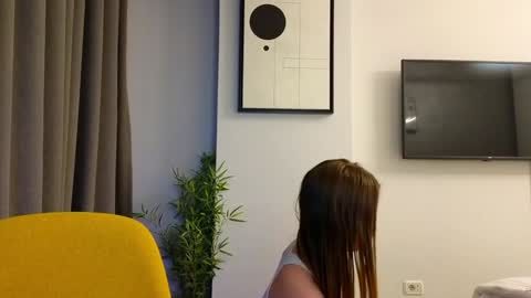 Em online show from 12/17/24, 05:26