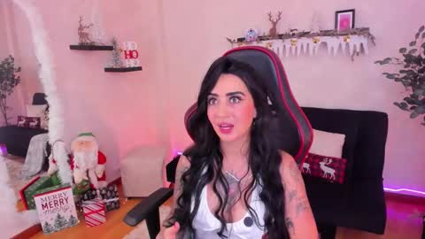 Emmy Evans  online show from 11/18/25, 08:02