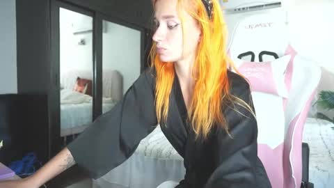 Snapshot of emmyfoxxofficial chatting on 04/13/26, 08:09 Emmylie online show from 04/13/26, 08:09