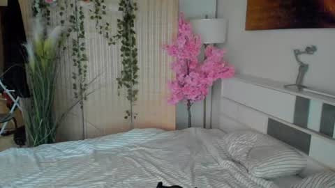 Snapshot of emmyfoxxofficial chatting on 06/24/26, 11:53 Emmylie online show from 06/24/26, 11:53