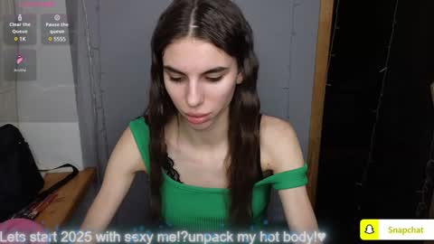 Snapshot of emmygreans chatting on 01/16/25, 04:07 Emmy online show from 01/16/25, 04:07