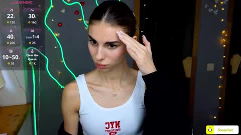 Snapshot of emmygreans chatting on 09/19/25, 05:42 Emmy online show from 09/19/25, 05:42