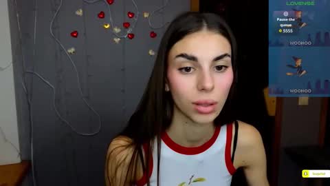 Snapshot of emmygreans chatting on 10/17/25, 05:43 Emmy online show from 10/17/25, 05:43