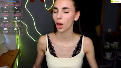 Snapshot of emmygreans chatting on 11/17/25, 12:44 Emmy online show from 11/17/25, 12:44