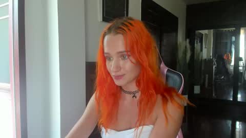 Snapshot of emmylies chatting on 02/21/26, 08:26 Emmymy favourite tips100035122212377pvt open online show from 02/21/26, 08:26