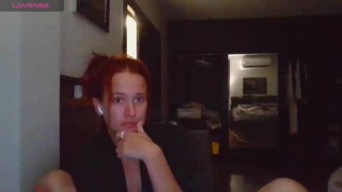 Snapshot of emmylies chatting on 05/17/26, 01:18 Emmymy favourite tips100035122212377pvt open online show from 05/17/26, 01:18