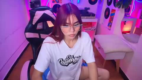 Snapshot of emmyrossex1 chatting on 07/22/26, 07:49 Luisa online show from 07/22/26, 07:49