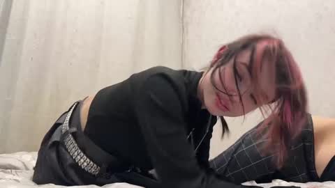 Snapshot of emo_couple666 chatting on 03/04/25, 08:38 Gabriel  Elizabeth online show from 03/04/25, 08:38