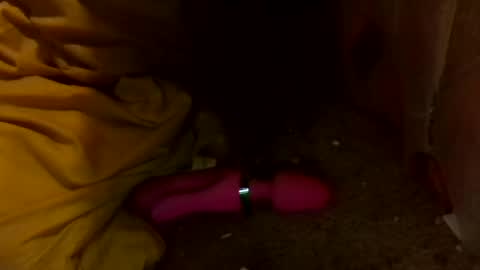 Snapshot of emoney8269 chatting on 09/21/25, 04:47 emoney8269 online show from 09/21/25, 04:47