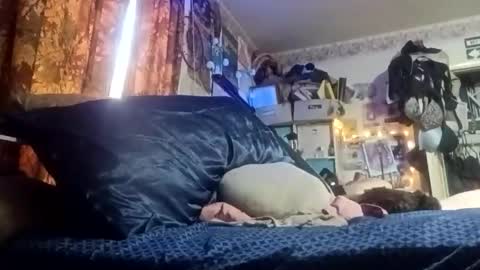 Snapshot of emoney8269 chatting on 03/22/26, 12:52 emoney8269 online show from 03/22/26, 12:52