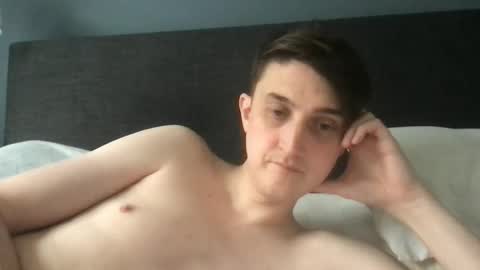 Snapshot of emotionalmotionsickness chatting on 10/21/25, 02:01 emotionalmotionsickness online show from 10/21/25, 02:01