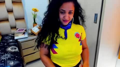 Snapshot of emperatriztapia chatting on 06/17/26, 06:09 emperatriztapia online show from 06/17/26, 06:09