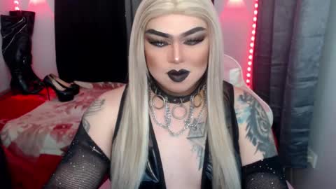 Snapshot of empressmichellexx chatting on 02/25/26, 03:05 Mistress Michelle online show from 02/25/26, 03:05