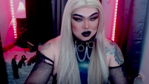 Snapshot of empressmichellexx chatting on 05/15/26, 01:34 Mistress Michelle online show from 05/15/26, 01:34