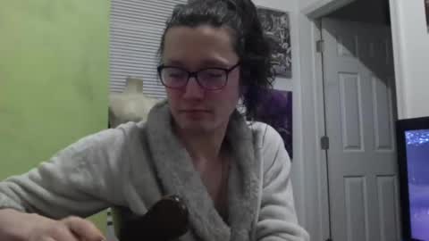 Snapshot of empusalamia chatting on 01/22/25, 02:15 empusalamia online show from 01/22/25, 02:15