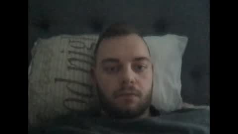 Snapshot of emrelallaren chatting on 09/26/25, 04:11 emrelallaren online show from 09/26/25, 04:11