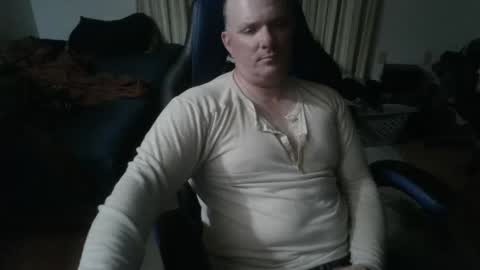 Snapshot of emsguy1 chatting on 04/28/26, 04:06 Matt online show from 04/28/26, 04:06