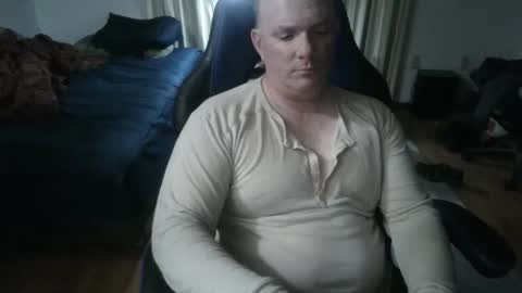 Snapshot of emsguy1 chatting on 05/04/26, 03:46 Matt online show from 05/04/26, 03:46