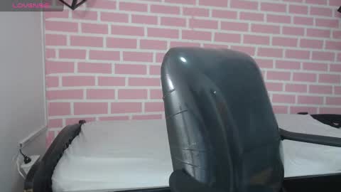 Emy online show from 02/09/25, 05:22