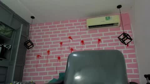 Emy online show from 02/26/25, 08:33