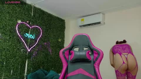 Snapshot of emy_0 chatting on 03/20/26, 03:28 Emy online show from 03/20/26, 03:28