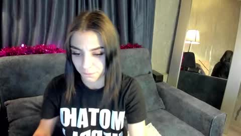 Snapshot of emy__angel chatting on 12/16/24, 11:33 emy__angel online show from 12/16/24, 11:33