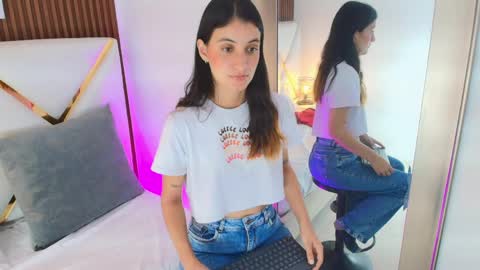 EMY FERRER online show from 04/21/26, 03:13