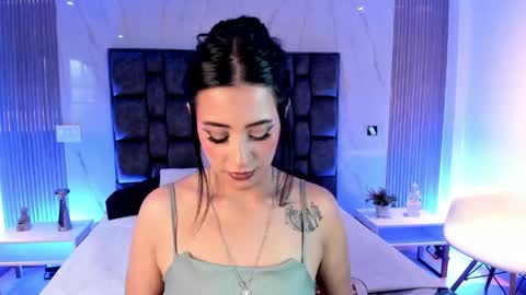 Snapshot of emy_fg chatting on 05/27/26, 07:44 Emy online show from 05/27/26, 07:44