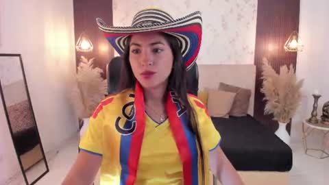 Snapshot of emy_ly chatting on 07/07/26, 11:25 emy online show from 07/07/26, 11:25