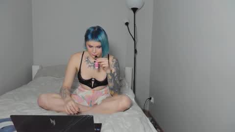 Snapshot of emydeliro chatting on 11/05/25, 01:55 emydeliro online show from 11/05/25, 01:55