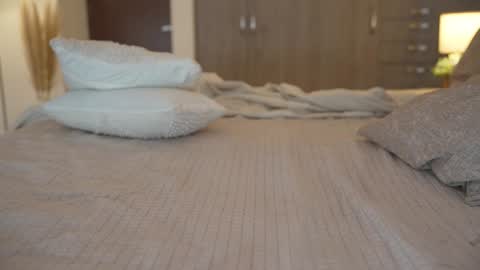 Eimi3 online show from 01/08/25, 10:06