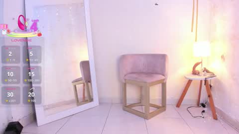 EMYLY  online show from 11/18/25, 08:24