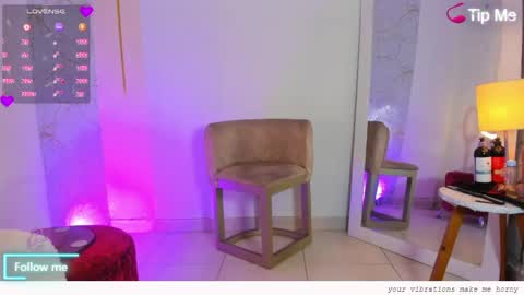 Snapshot of emylyjonhs chatting on 04/30/26, 08:26 EMYLY online show from 04/30/26, 08:26