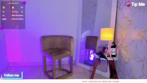 Snapshot of emylyjonhs chatting on 05/03/26, 08:48 EMYLY online show from 05/03/26, 08:48