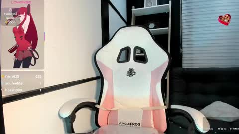 Snapshot of emysilver chatting on 03/01/25, 09:26 Emy Silver online show from 03/01/25, 09:26