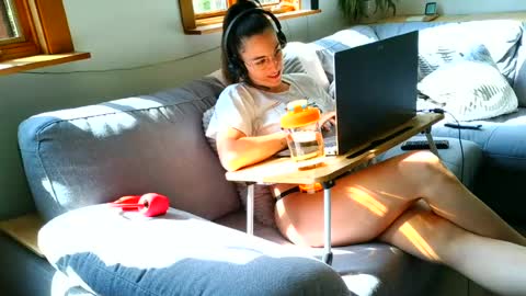 Snapshot of emyxxl chatting on 07/08/26, 01:37 emyxxl online show from 07/08/26, 01:37