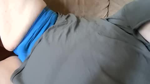 Most people call me either enby or hippie online show from 05/03/26, 12:55