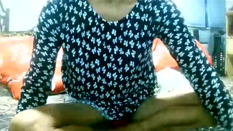 CHUN LY online show from 11/09/25, 10:41