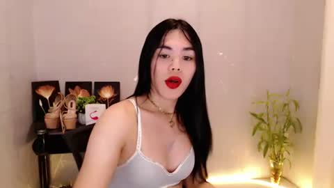 Snapshot of enchantress_mia03 chatting on 05/31/26, 04:09 enchantress_mia03 online show from 05/31/26, 04:09