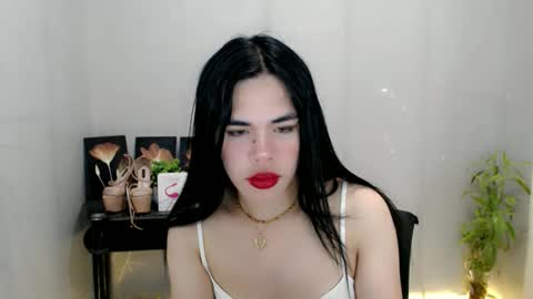 Snapshot of enchantress_mia03 chatting on 06/04/26, 10:10 enchantress_mia03 online show from 06/04/26, 10:10
