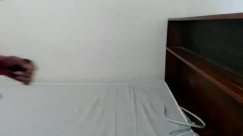 Snapshot of enchantress_nica69x chatting on 01/28/25, 01:27 Nica online show from 01/28/25, 01:27