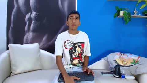 Snapshot of ender_h0t chatting on 09/30/25, 02:33 Ender online show from 09/30/25, 02:33