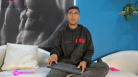 Snapshot of ender_h0t chatting on 10/11/25, 02:26 Ender online show from 10/11/25, 02:26