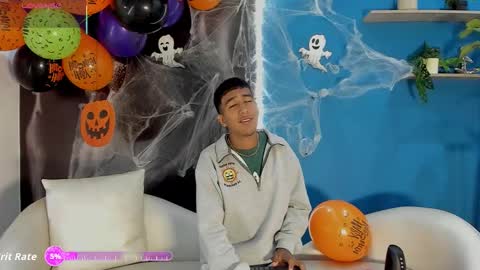 Snapshot of ender_h0t chatting on 10/15/25, 01:44 Ender online show from 10/15/25, 01:44
