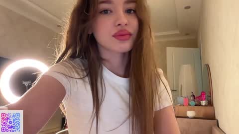 Snapshot of endlessmia chatting on 09/12/25, 11:37 Mia online show from 09/12/25, 11:37