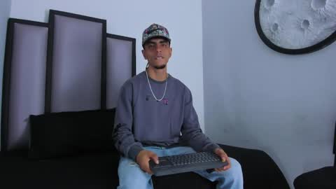 endrick_23 online show from 05/02/26, 03:22